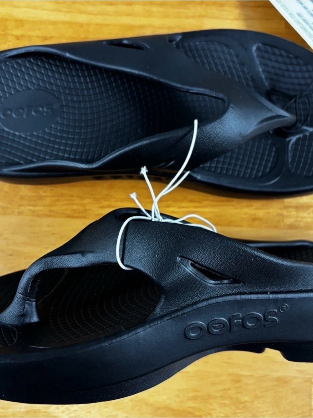 OOFOS Women's Black Thong Sandals Women’s Size 7, Men’s 5, EU 38 Slip On Comfort - Picture 6 of 9